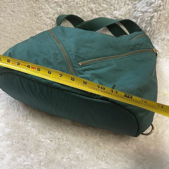 Alexisuospny Nylon Green large shoulder bag Chain Strap gold tone hardwares . - Picture 13 of 15